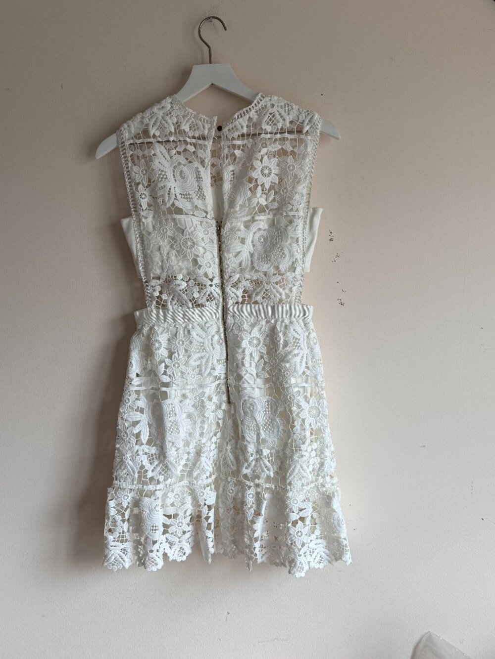Bronx & Banco White Floral Lace Bandeau Cutout Bridal High Neck Mini Dress - Picture 4 of 5